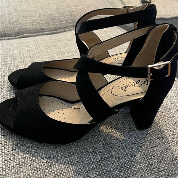 Life Stride Allison Strappy Dress Sandals Black size 7.5 NWOT - Picture 6 of 10
